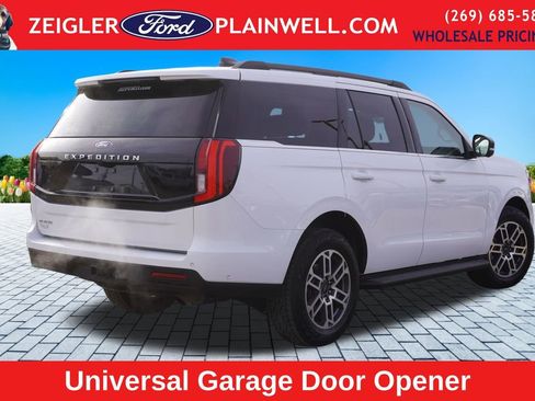 Used 2025 Ford Expedition Active image 5