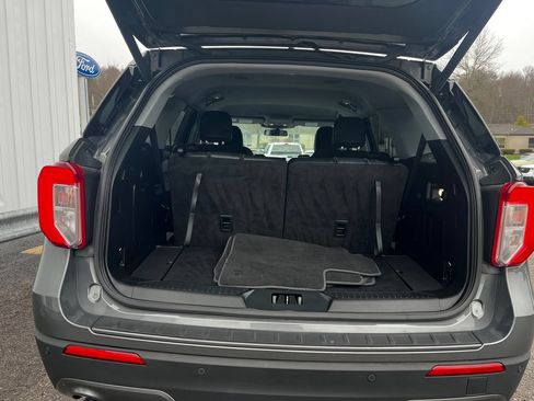 Used 2023 Ford Explorer XLT w/ Equipment Group 202A AWD/4WD image 7