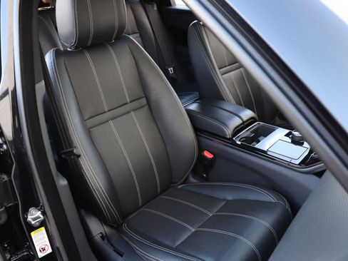 Used 2020 Land Rover Range Rover Velar R-Dynamic S image 31