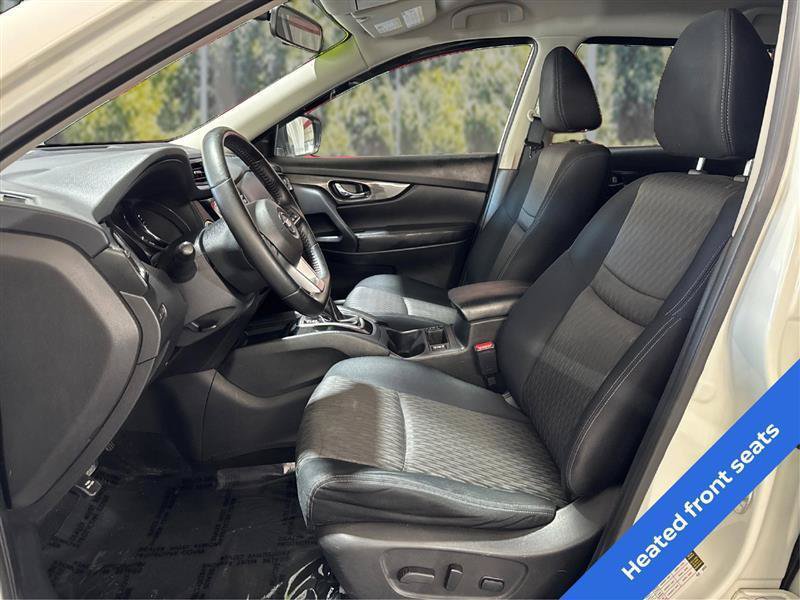 Used 2017 Nissan Rogue SV w/ SV Premium Package AWD/4WD image 9