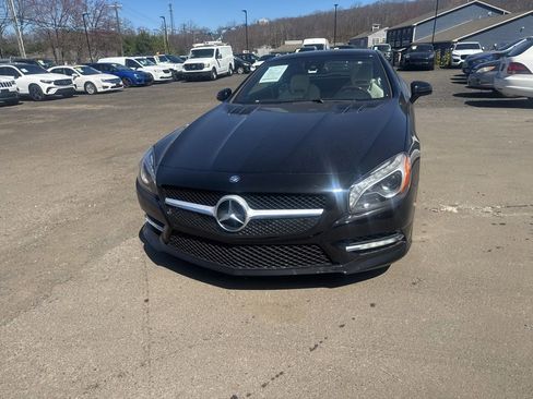 Used 2014 Mercedes-Benz SL 550 image 2