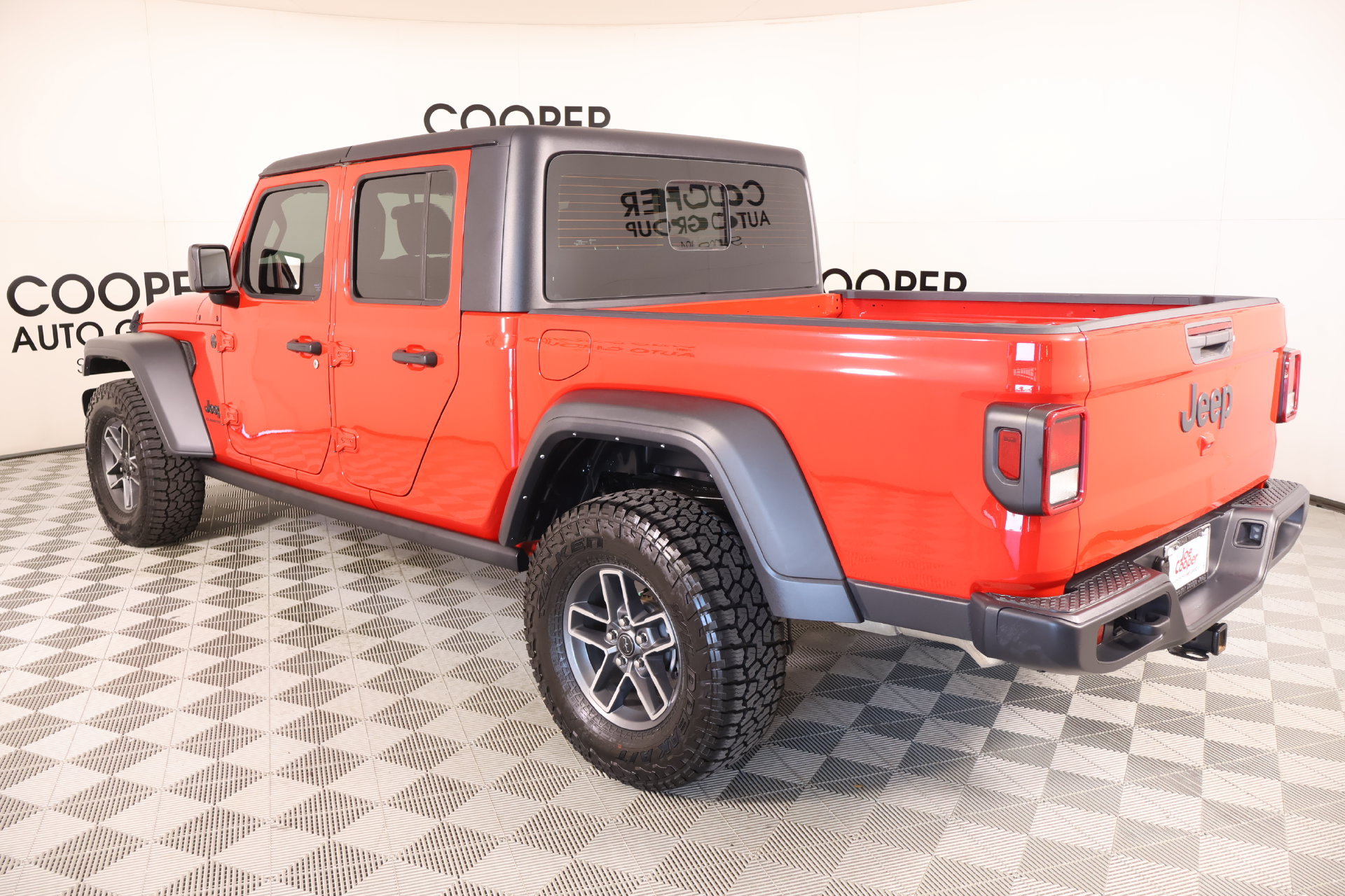 Used 2023 Jeep Gladiator Sport w/ Trailer Tow Package AWD/4WD image 21