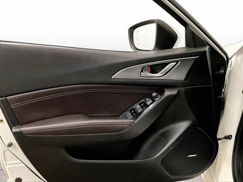 Used 2017 MAZDA MAZDA3 Grand Touring FWD image 22