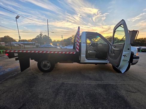 Used 2003 Chevrolet Silverado 3500 2WD Regular Cab image 40