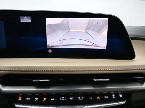 Certified 2024 Cadillac XT4 Luxury w/ Cold Weather Package FWD image 11
