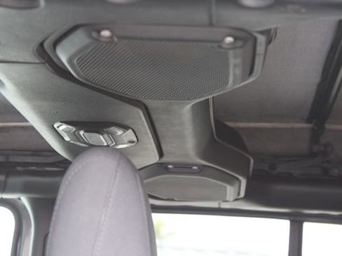 Used 2023 Jeep Wrangler Sport S image 32