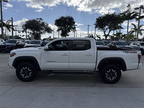 Used 2023 Toyota Tacoma TRD Off-Road image 12