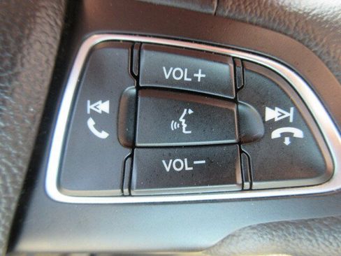 Used 2019 Ford Escape Titanium FWD image 21