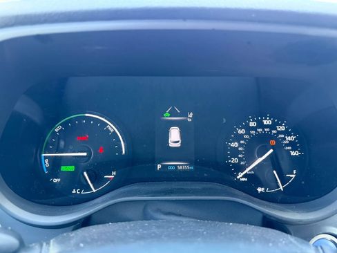 Used 2024 Toyota Sienna XLE w/ XLE Plus Package FWD image 12