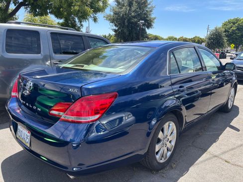 Used 2006 Toyota Avalon XLS FWD image 4