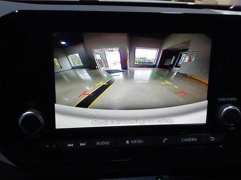 Certified 2025 Nissan Pathfinder S image 24