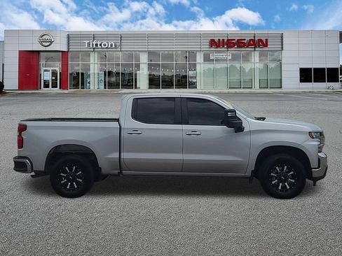 Used 2021 Chevrolet Silverado 1500 LT AWD/4WD image 8
