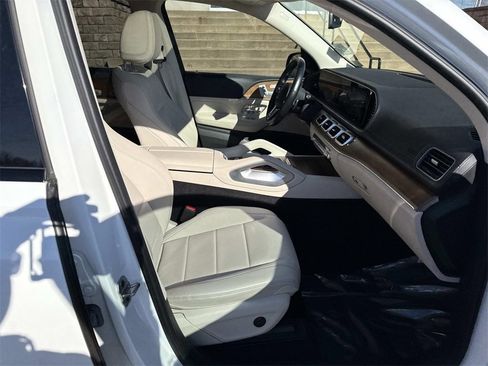 Used 2022 Mercedes-Benz GLS 450 4MATIC image 11