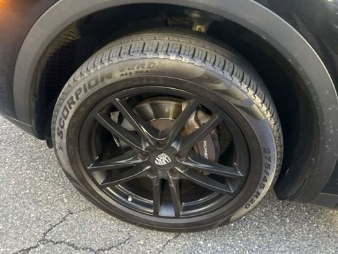 Used 2020 Porsche Cayenne image 8