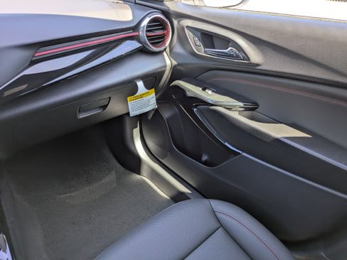 New 2026 Chevrolet Trax RS image 10