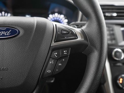 Used 2017 Ford Fusion SE FWD image 24