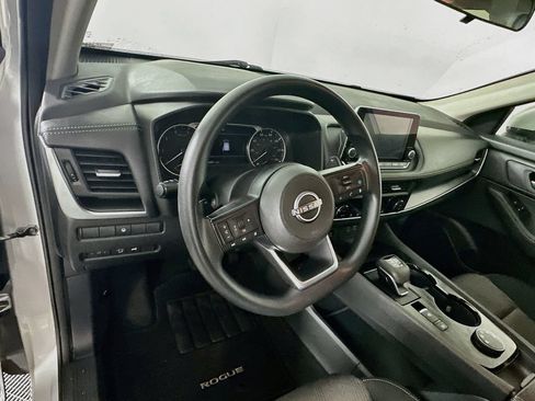 Used 2024 Nissan Rogue SV AWD/4WD image 17