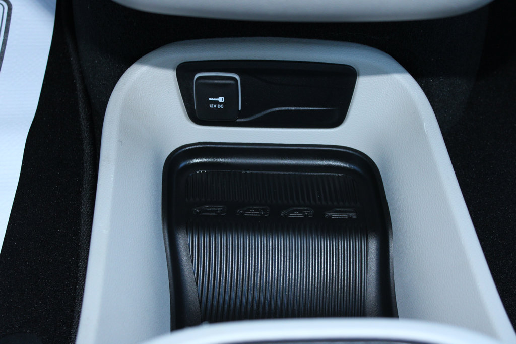 Used 2024 Chrysler Pacifica Touring-L FWD image 24