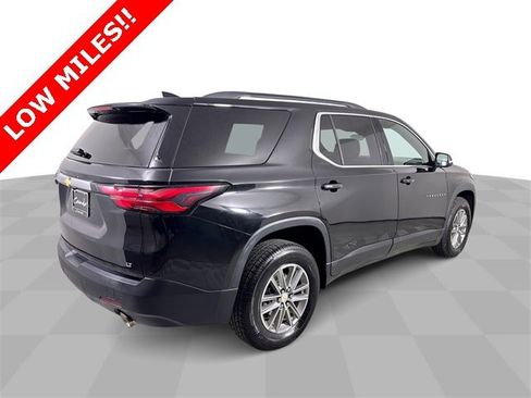 Used 2023 Chevrolet Traverse LT image 8