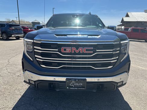 Used 2022 GMC Sierra 1500 SLT w/ SLT Premium Plus Package AWD/4WD image 2