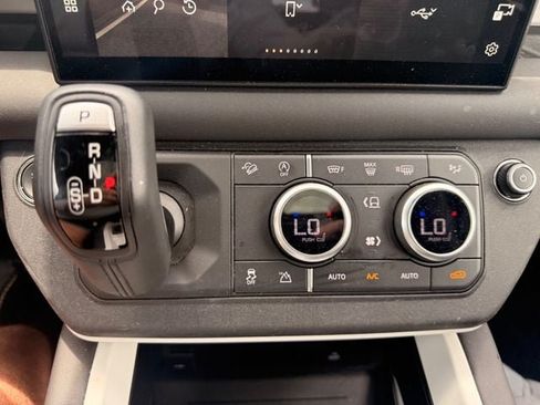 Used 2025 Land Rover Defender 110 S AWD/4WD image 5