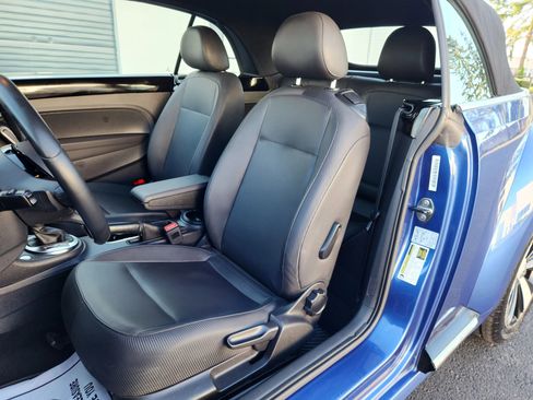 Used 2013 Volkswagen Beetle 2.0T image 8