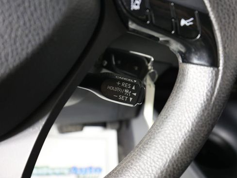 Used 2020 Toyota C-HR LE image 34