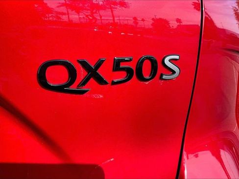 Used 2025 INFINITI QX50 Sport image 8