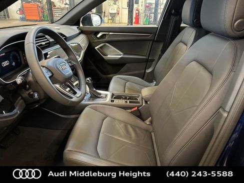 New 2025 Audi Q3 2.0T Premium image 9