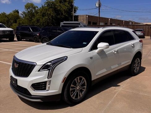 Used 2021 Cadillac XT5 Premium Luxury w/ LPO, Floor Liner Package FWD image 3