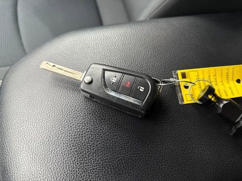 Used 2020 Toyota RAV4 LE image 12