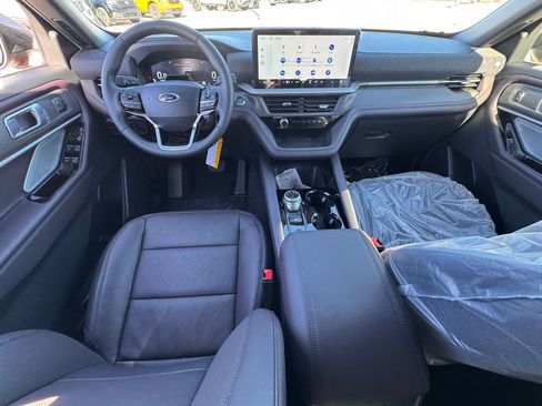 New 2026 Ford Explorer Platinum image 27