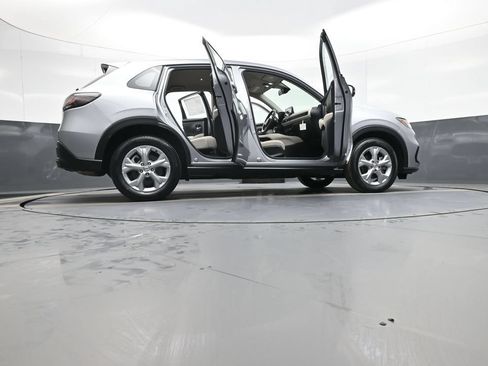 Certified 2023 Honda HR-V LX image 46