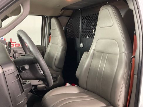 Used 2021 GMC Savana 2500 Extended image 14