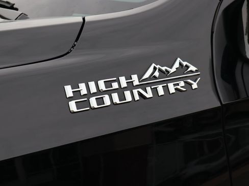 Used 2023 Chevrolet Tahoe High Country AWD/4WD image 10