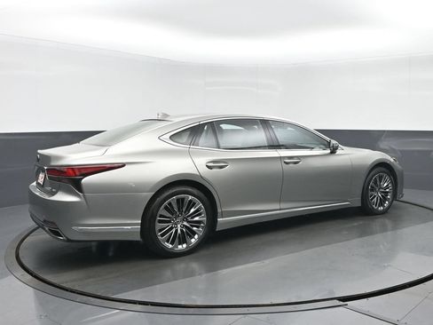 Used 2022 Lexus LS 500 AWD w/ Accessory Package (Z1) image 3