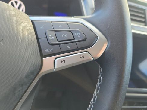 Used 2022 Volkswagen Tiguan SE w/ Panoramic Sunroof Package image 29