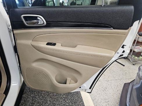 Used 2019 Jeep Grand Cherokee Limited AWD/4WD image 31