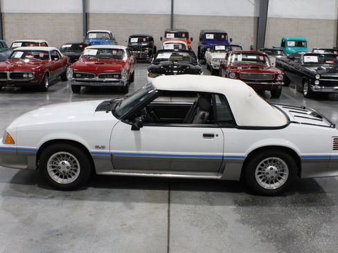 Used 1988 Ford Mustang GT RWD image 29