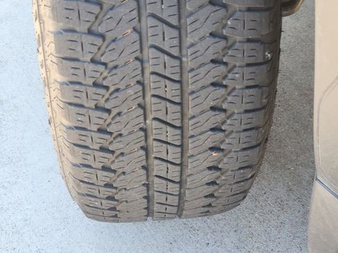 Used 2025 GMC Sierra 1500 AT4 w/ AT4 Premium Package AWD/4WD image 11