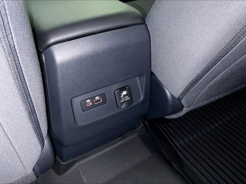 Certified 2025 Nissan Frontier SV w/ SV Convenience Package image 33