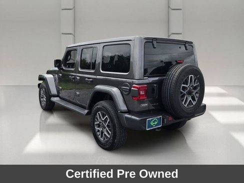 Used 2025 Jeep Wrangler Unlimited Sahara AWD/4WD image 3