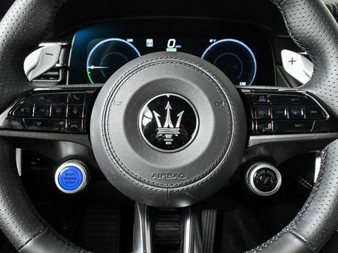 New 2025 Maserati Grecale Folgore image 9