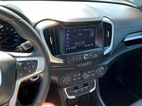 Used 2022 GMC Terrain SLE w/ Driver Convenience Package FWD image 6