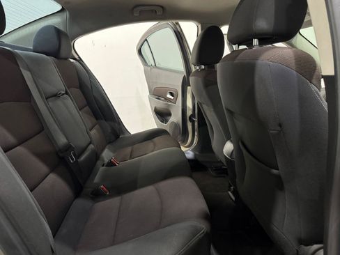 Used 2016 Chevrolet Cruze LT FWD image 15