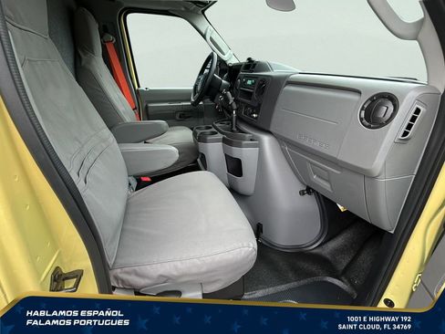 Used 2022 Ford E-450 and Econoline 450 Super Duty RWD image 30