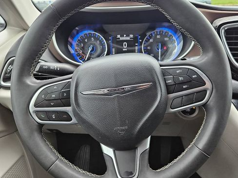 Used 2022 Chrysler Voyager LX FWD image 25