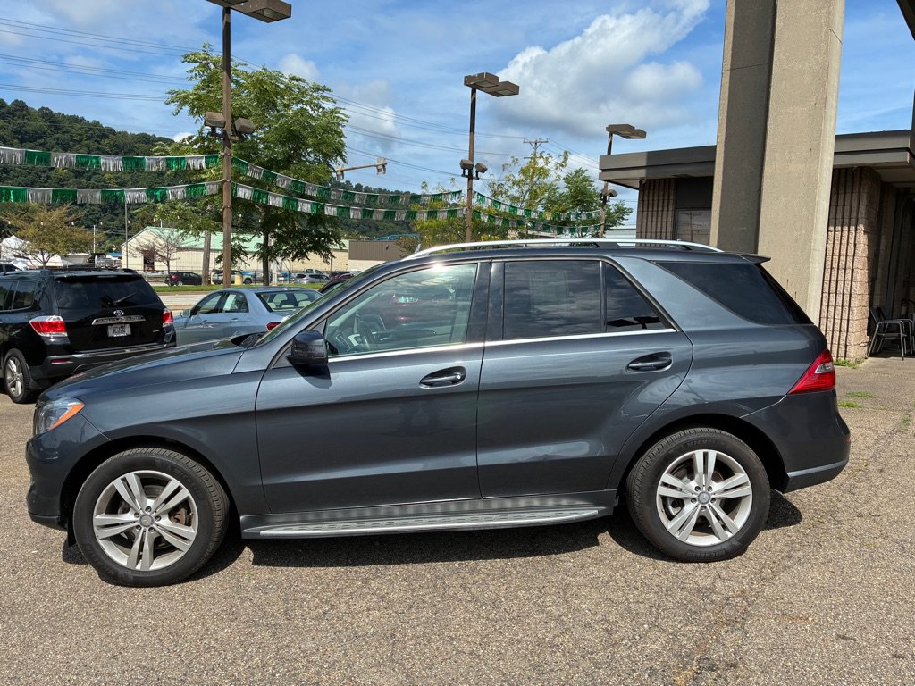 Used 2015 Mercedes-Benz ML 250 BlueTEC 4MATIC w/ Premium 1 Package image 2