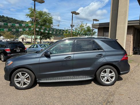 Used 2015 Mercedes-Benz ML 250 BlueTEC 4MATIC w/ Premium 1 Package image 2