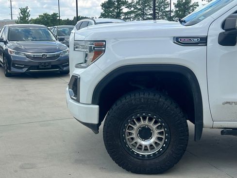 Used 2019 GMC Sierra 1500 AT4 w/ AT4 Premium Package AWD/4WD image 9
